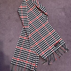 100% Cashmere Checkered Scarf with Fringe